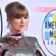 Illustration for article titled Taylor Swifts new record deal includes a fiery anti-Spotify clause em/em